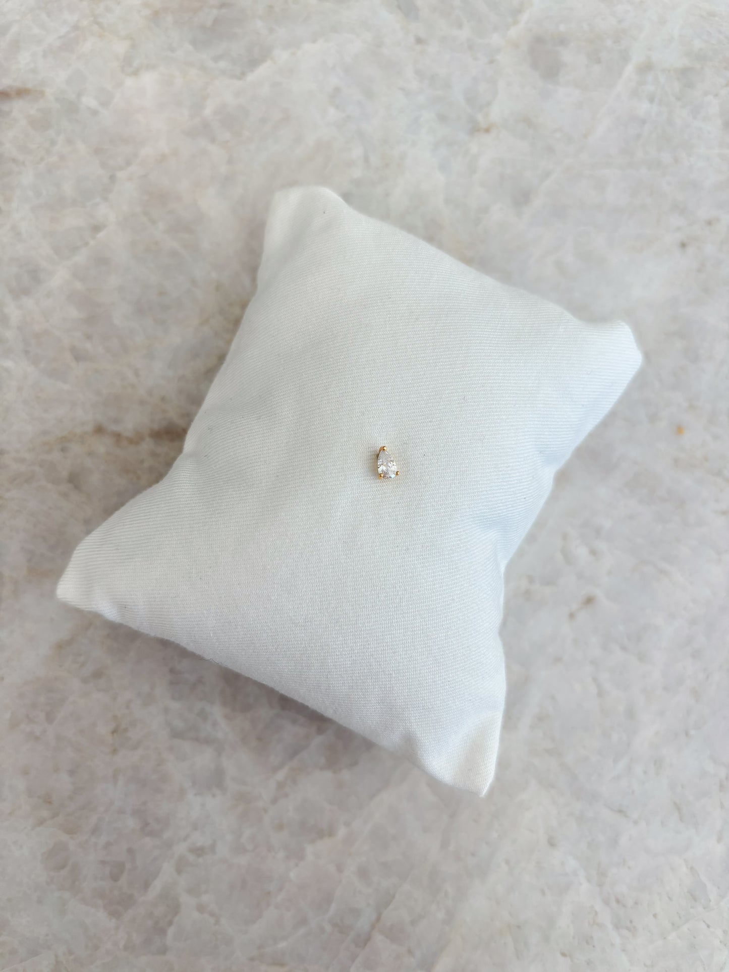 Drop earstud - white