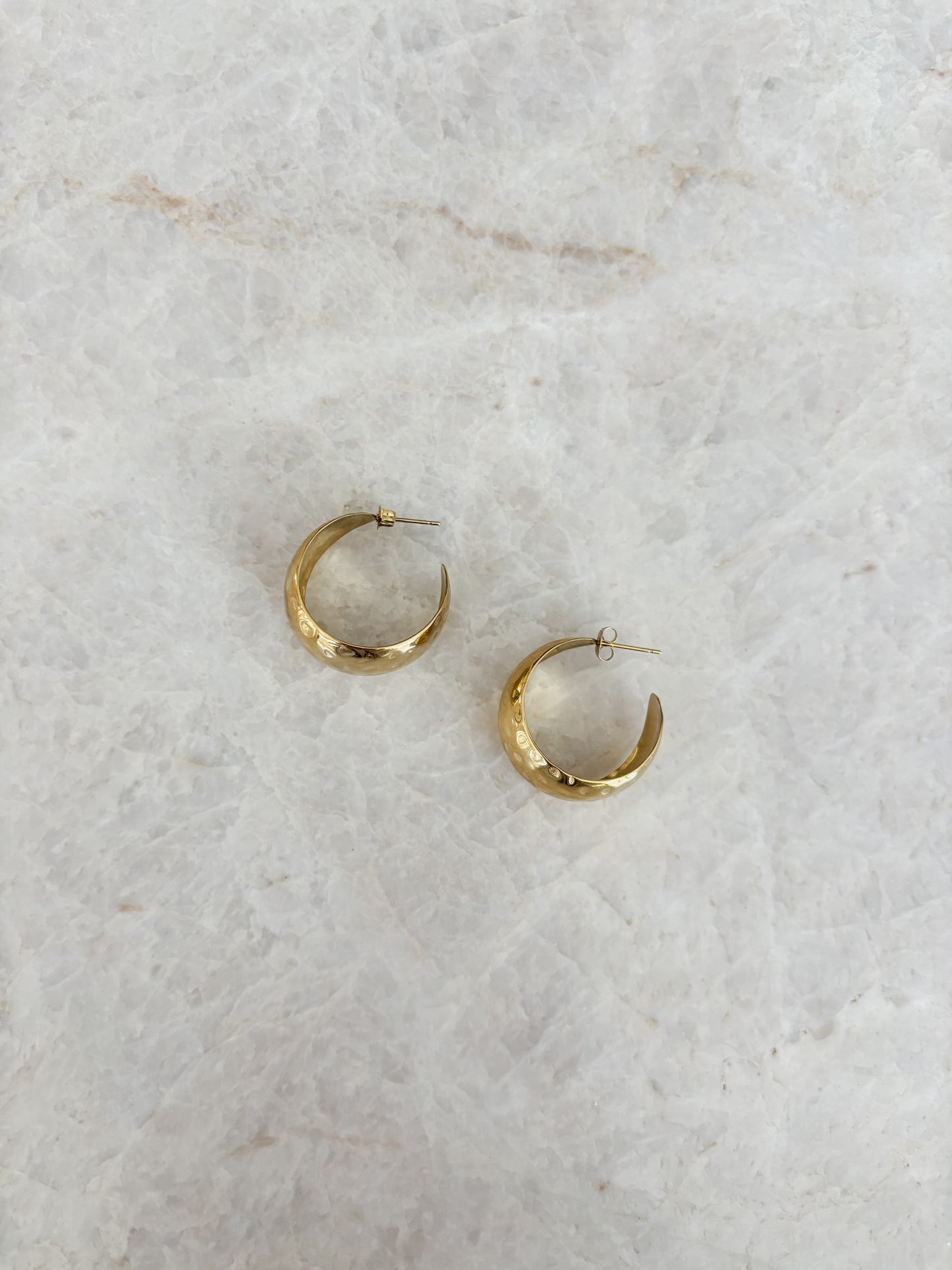 Coralie hoops