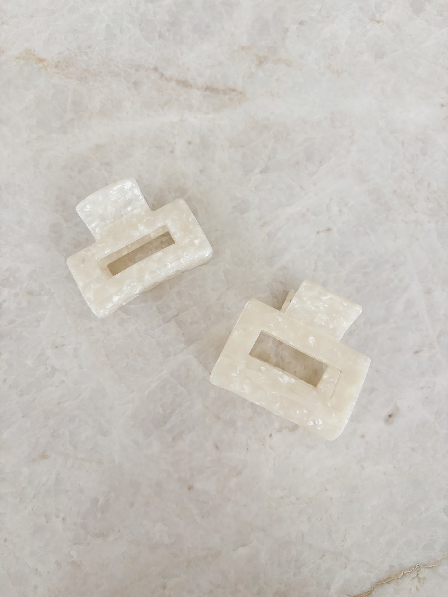 Squaire hairclip - white