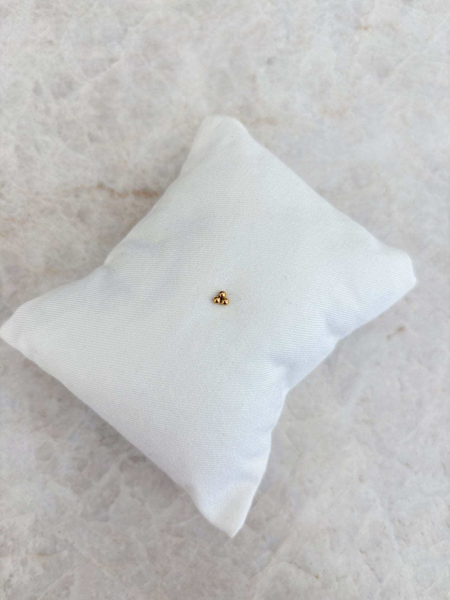 3 dots earstud