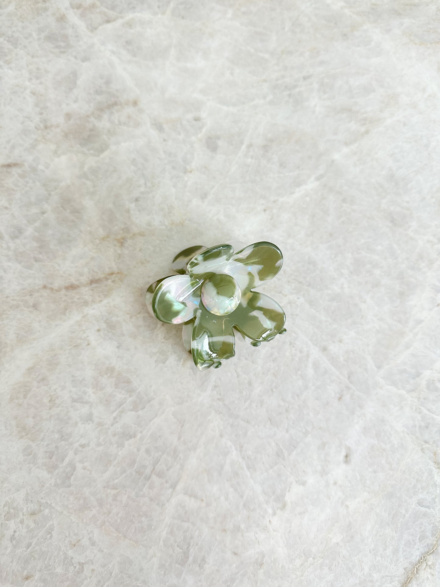 Flower hairclip