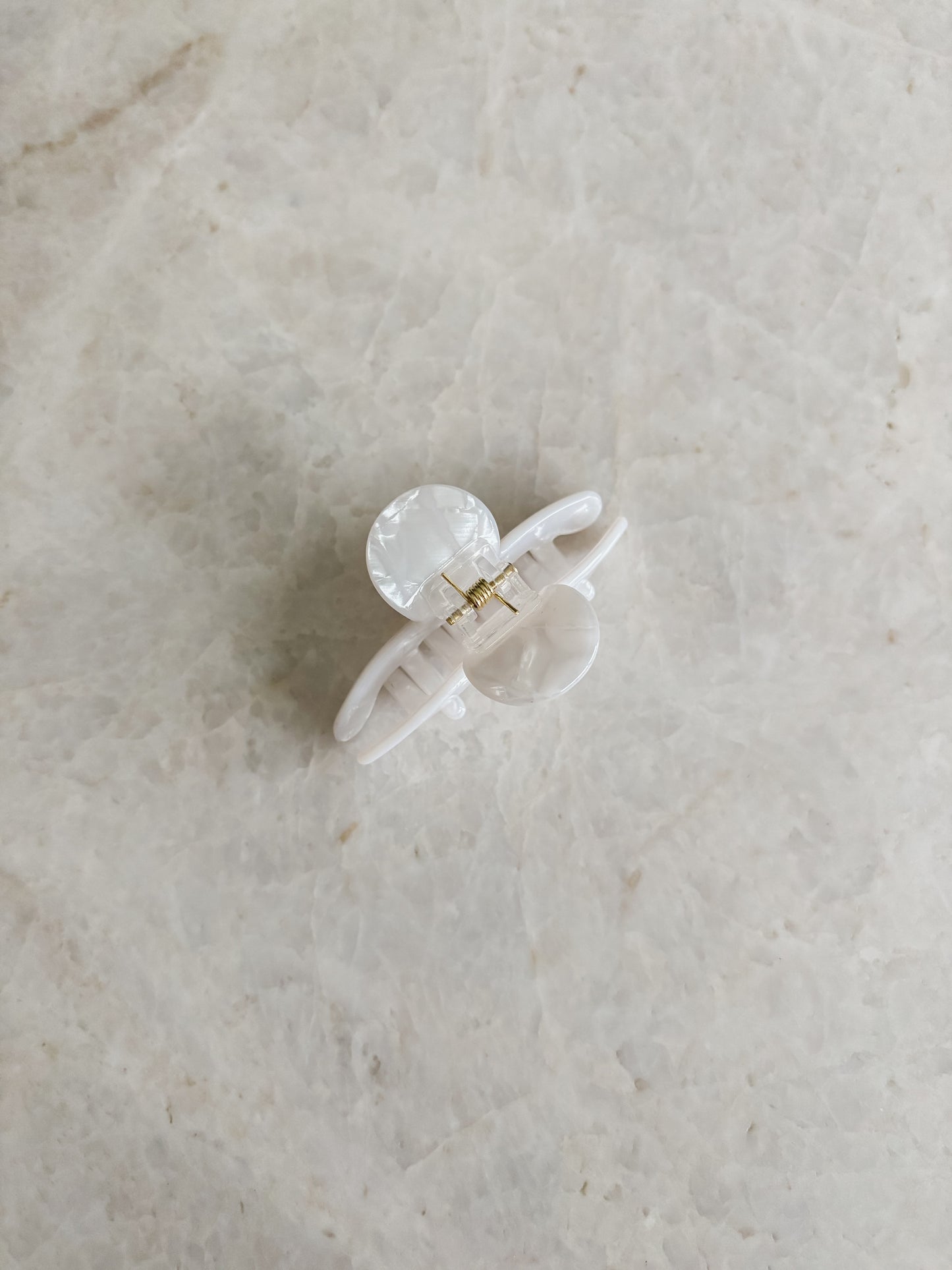 Hairclip white