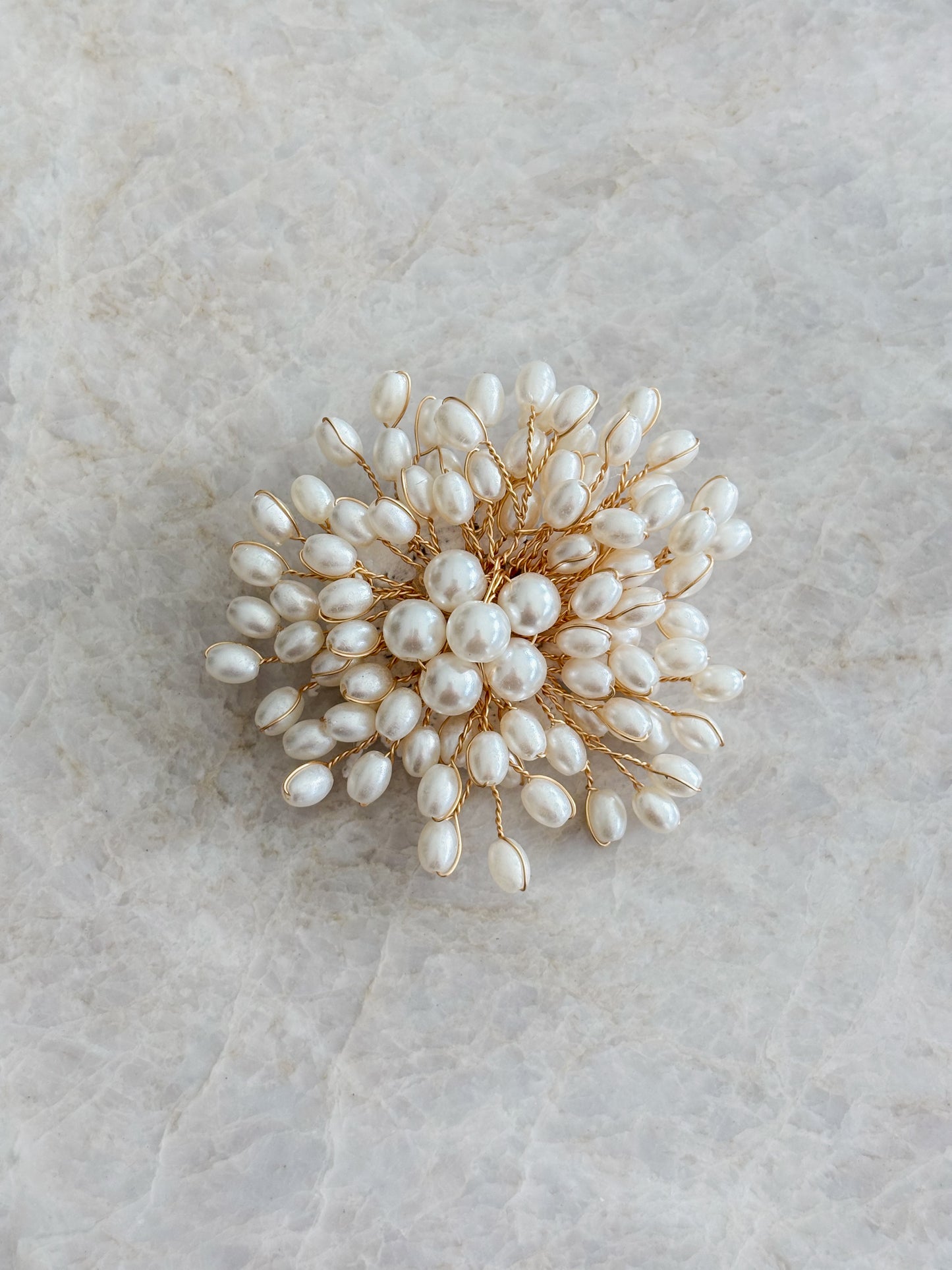 Brooche pearls