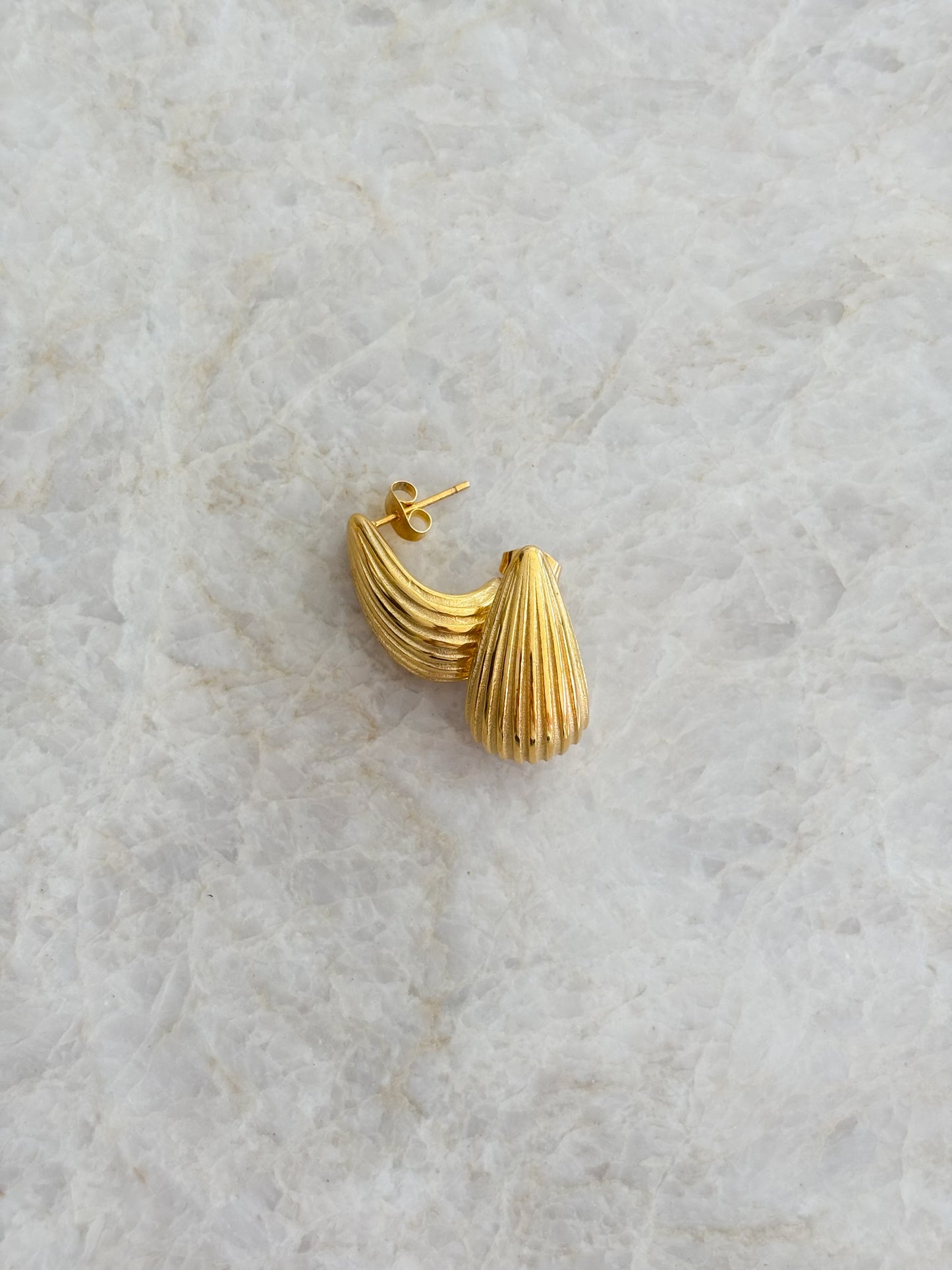 Drop earstuds