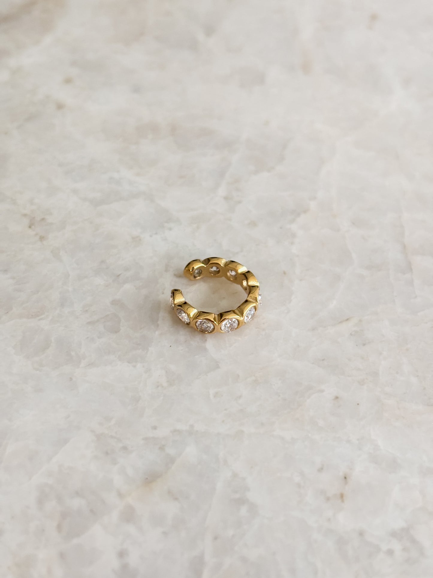 Ear cuff dot diamond