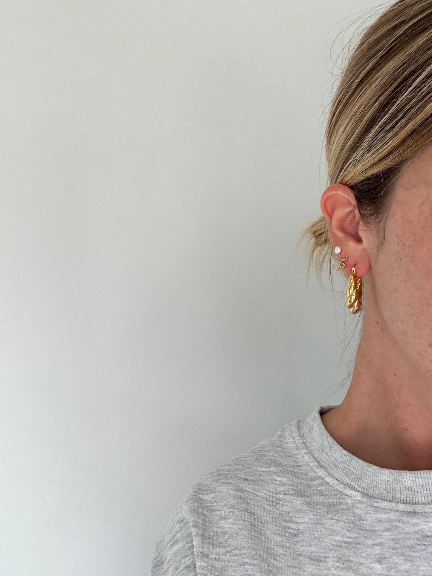 Twisted hoops