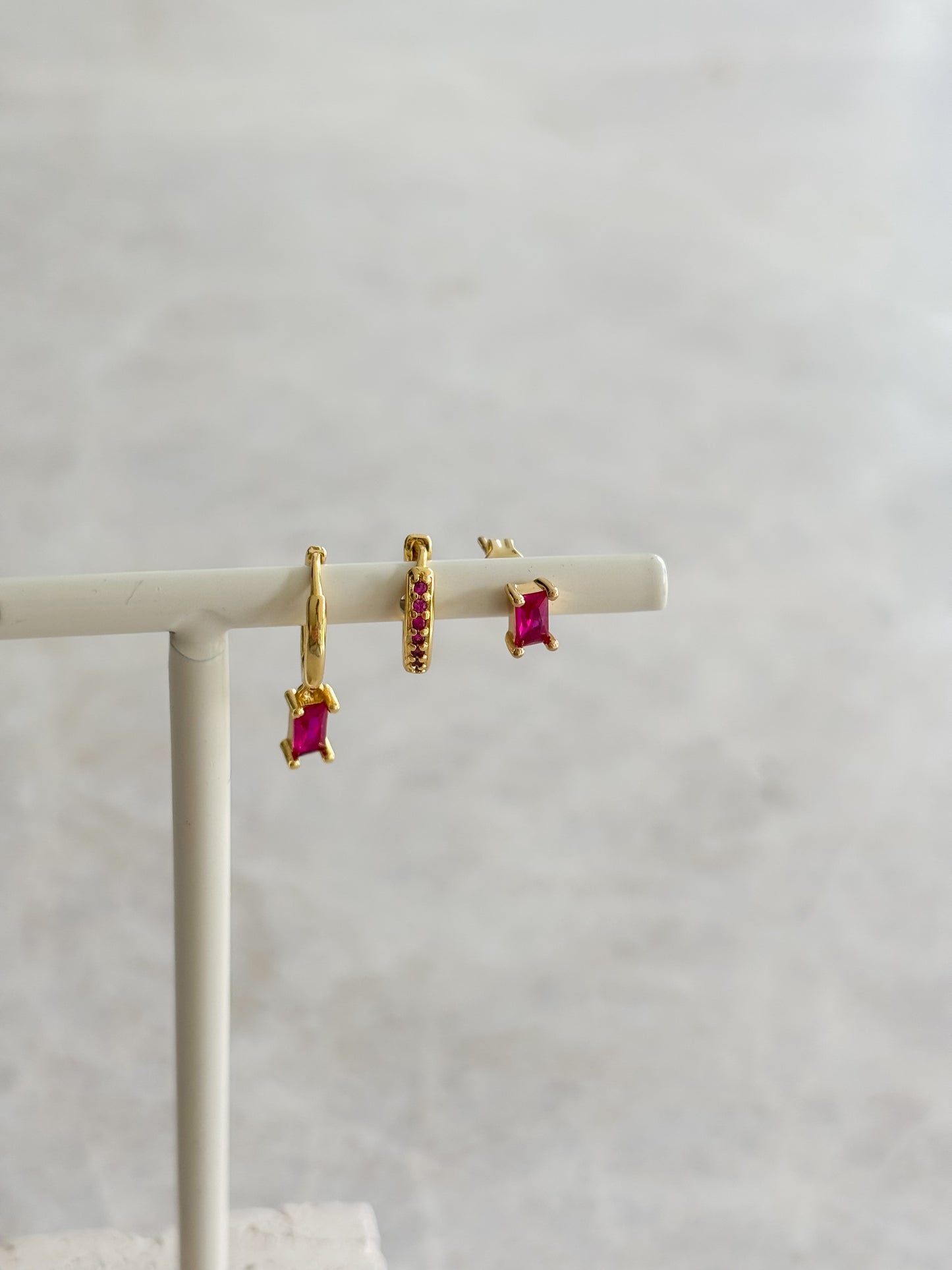 Cube stud - ruby rose