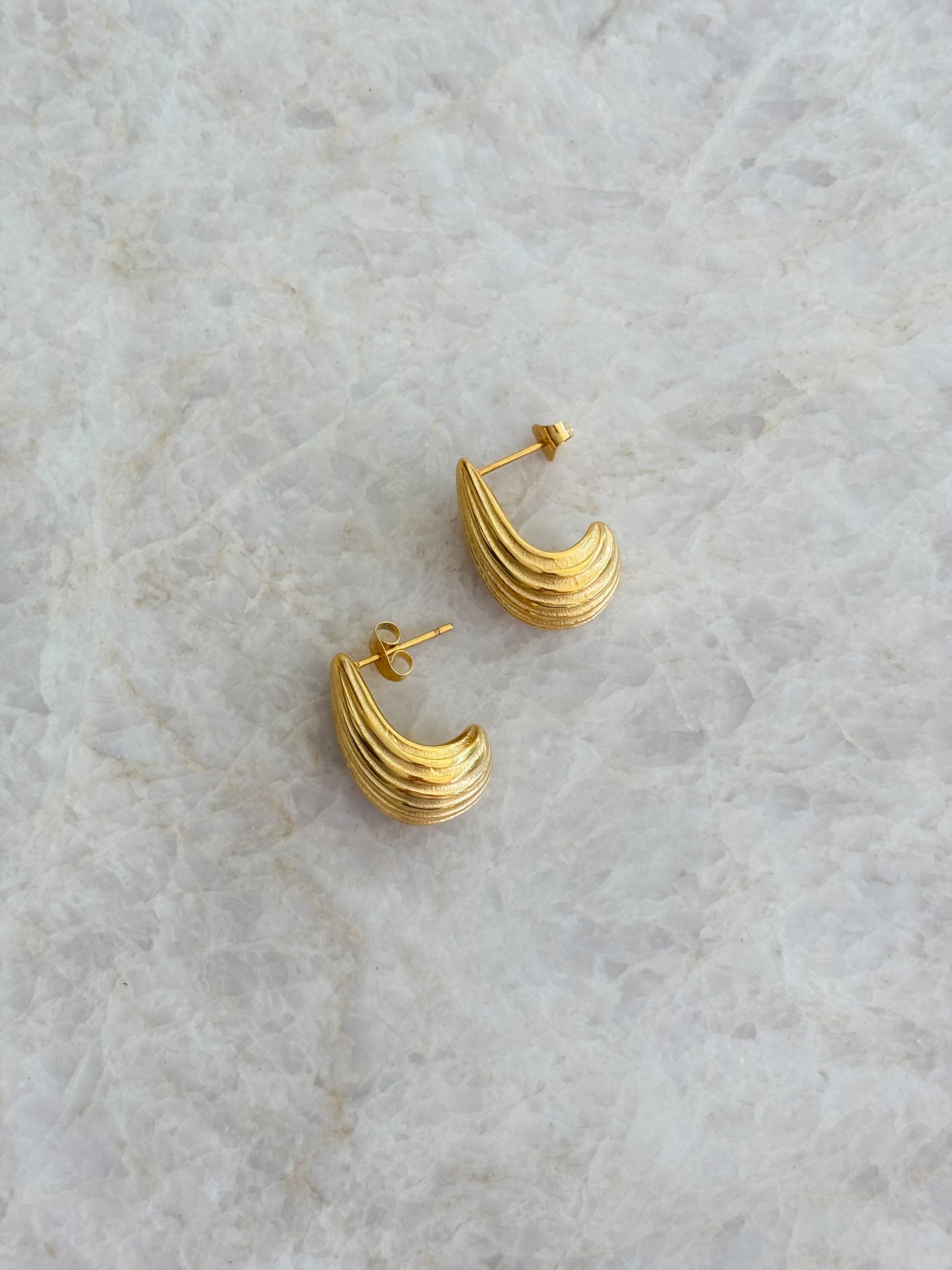 Drop earstuds