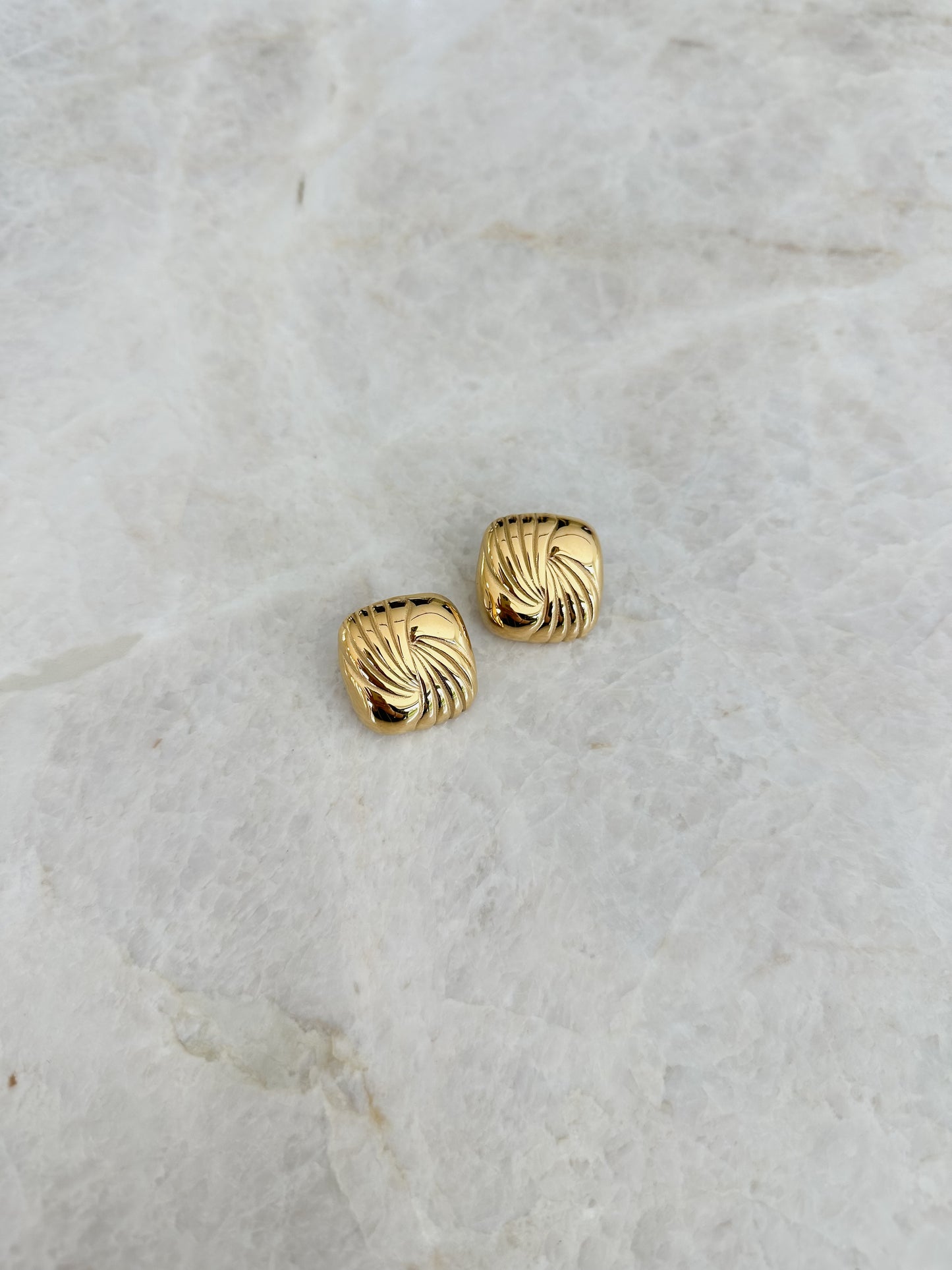 Cube studs