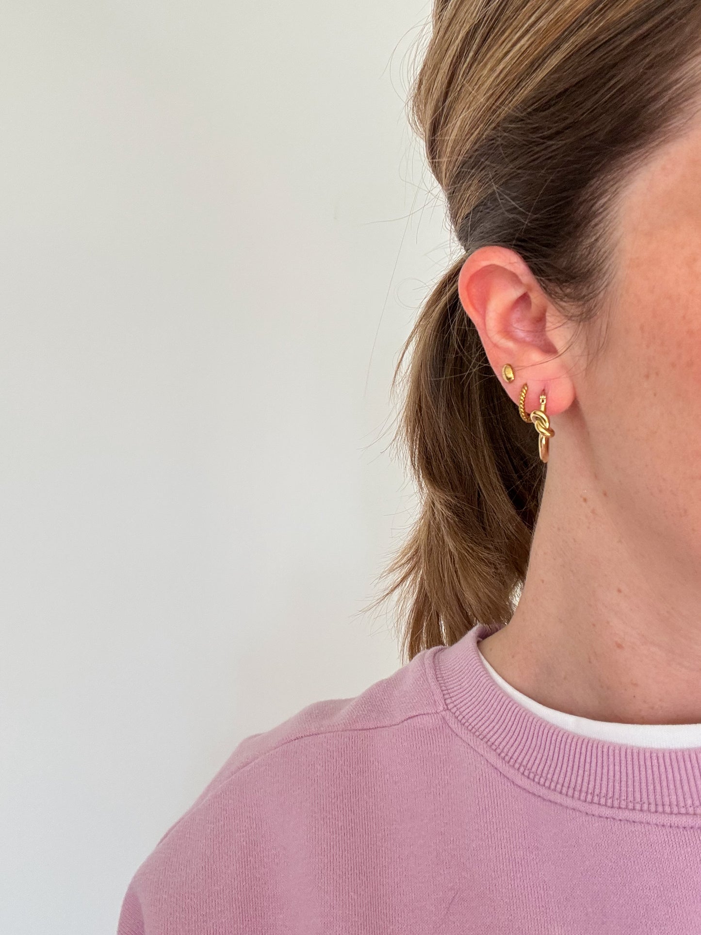 Knot hoops