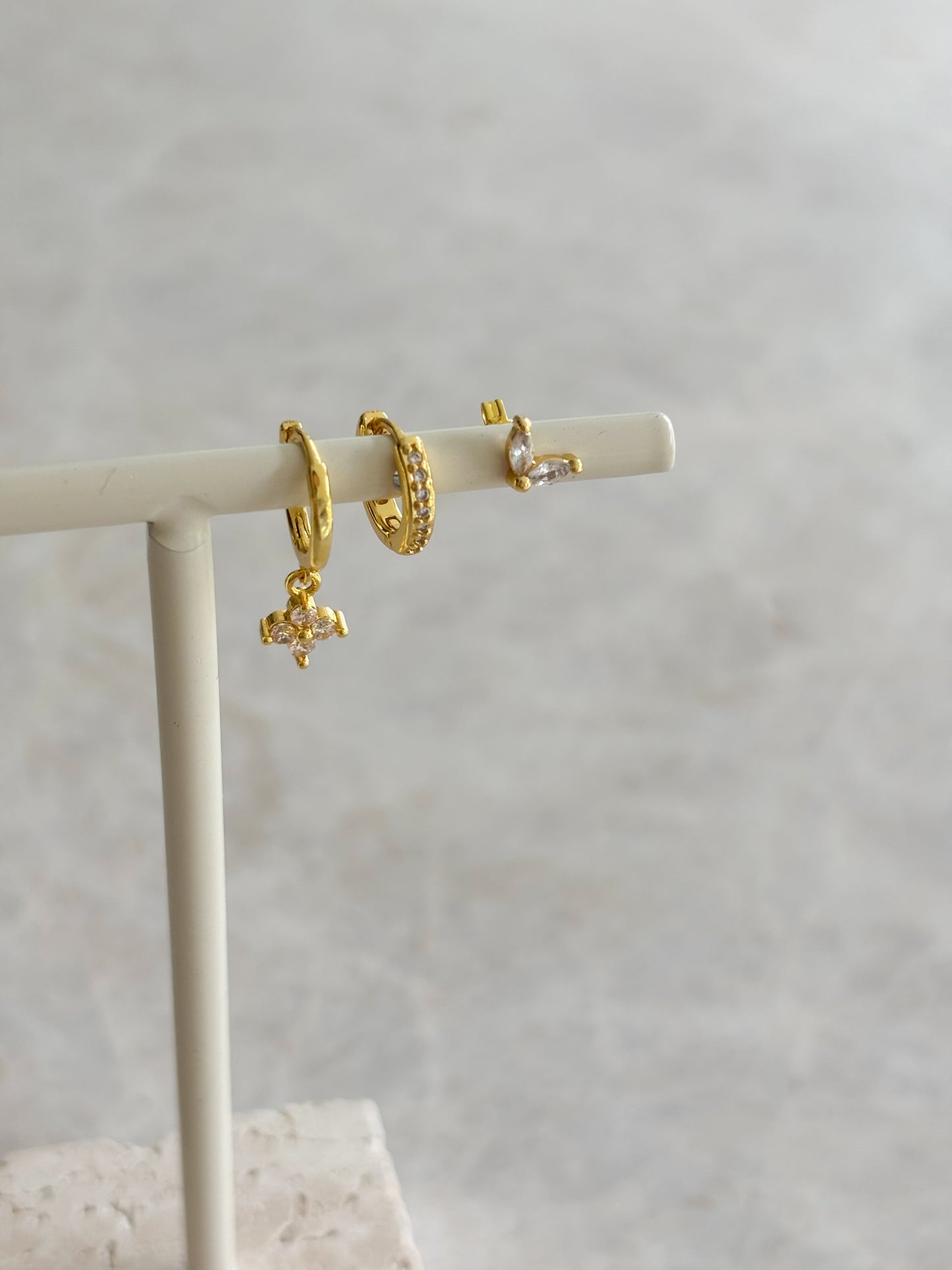 Flower hoop - white