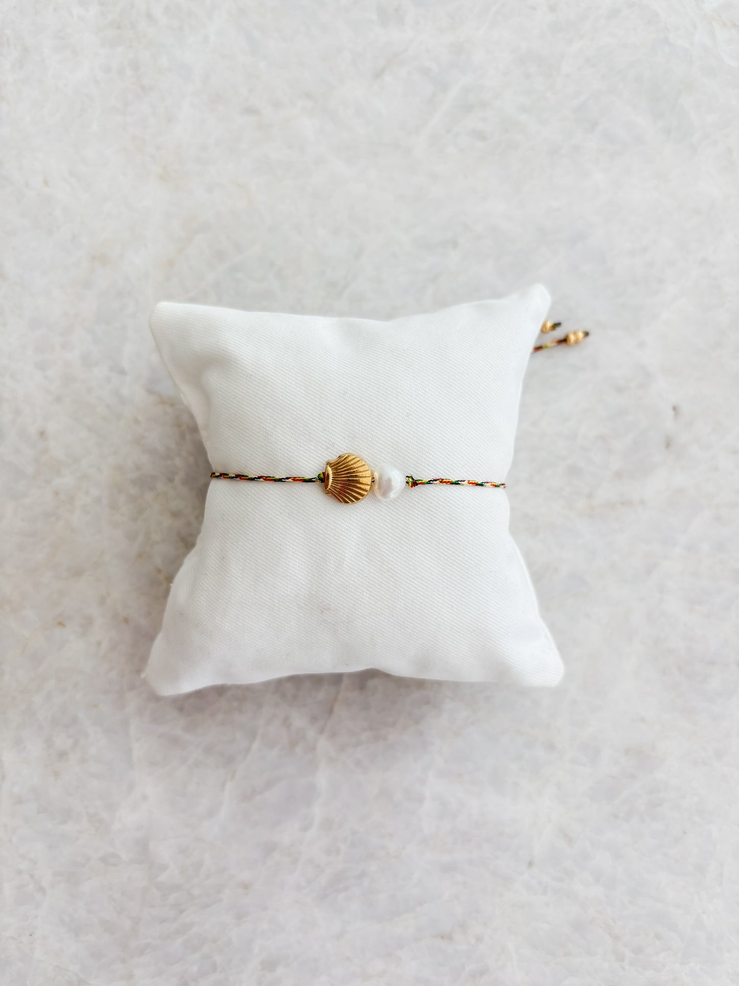 Shell pearl bracelet
