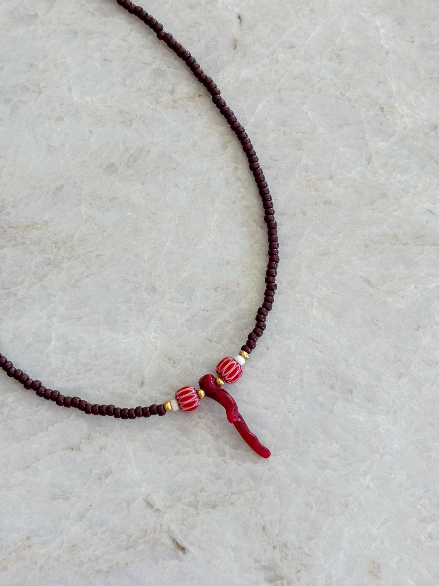 Coral necklace - brown