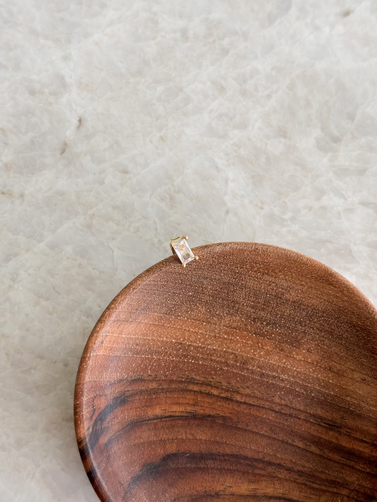 Cube stud - white