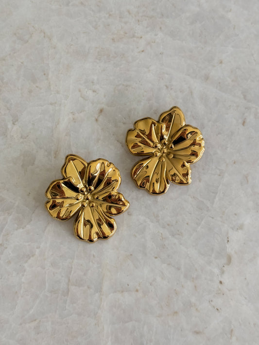 Flower studs