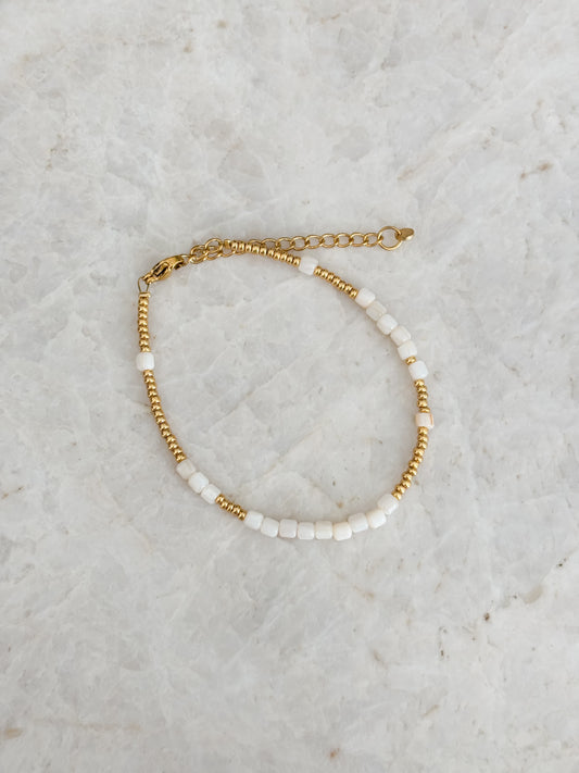 Small shell bracelet mix gold