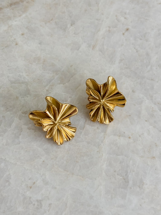 Bloom studs