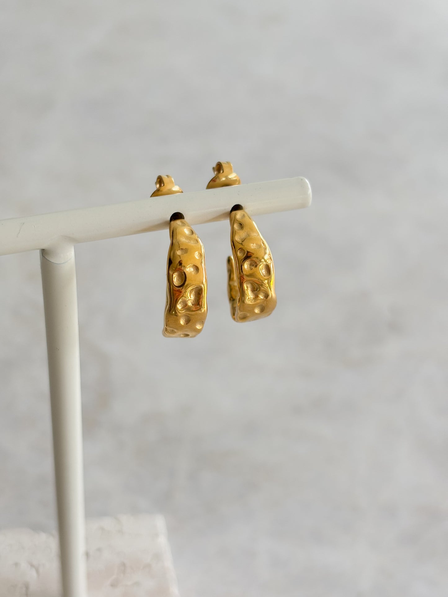 Eloise hoops