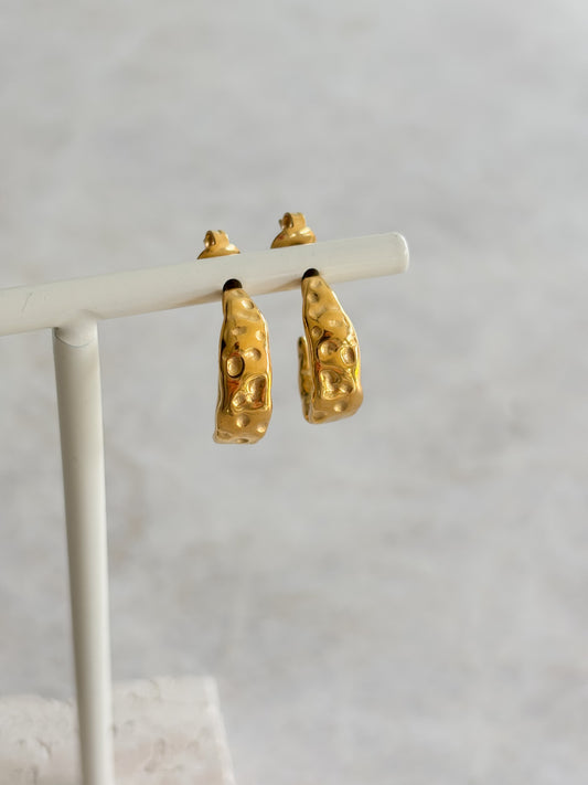 Eloise hoops