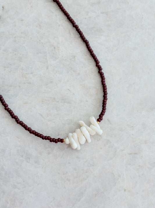 Summer shell necklace - brown