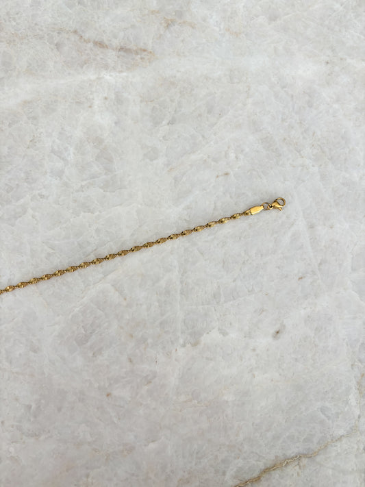 Small twisted bracelet