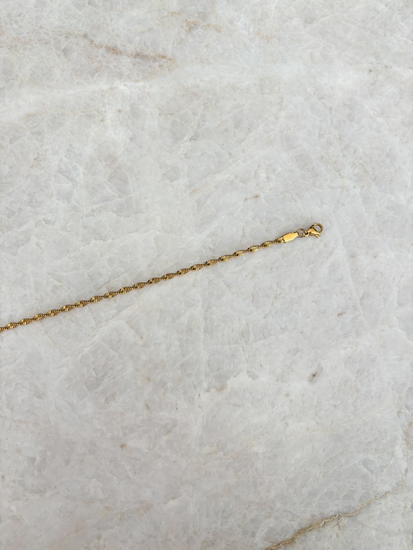 Small twisted bracelet