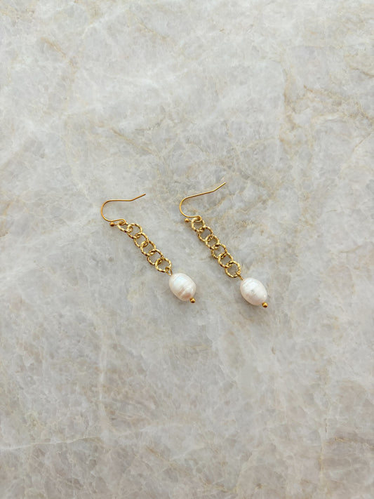 Chunky pearl earrings