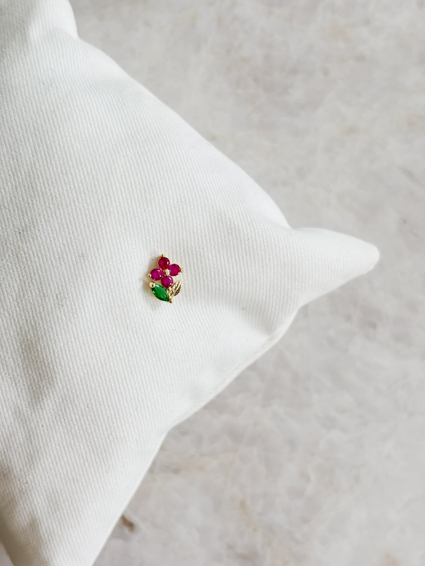 Flower earstud