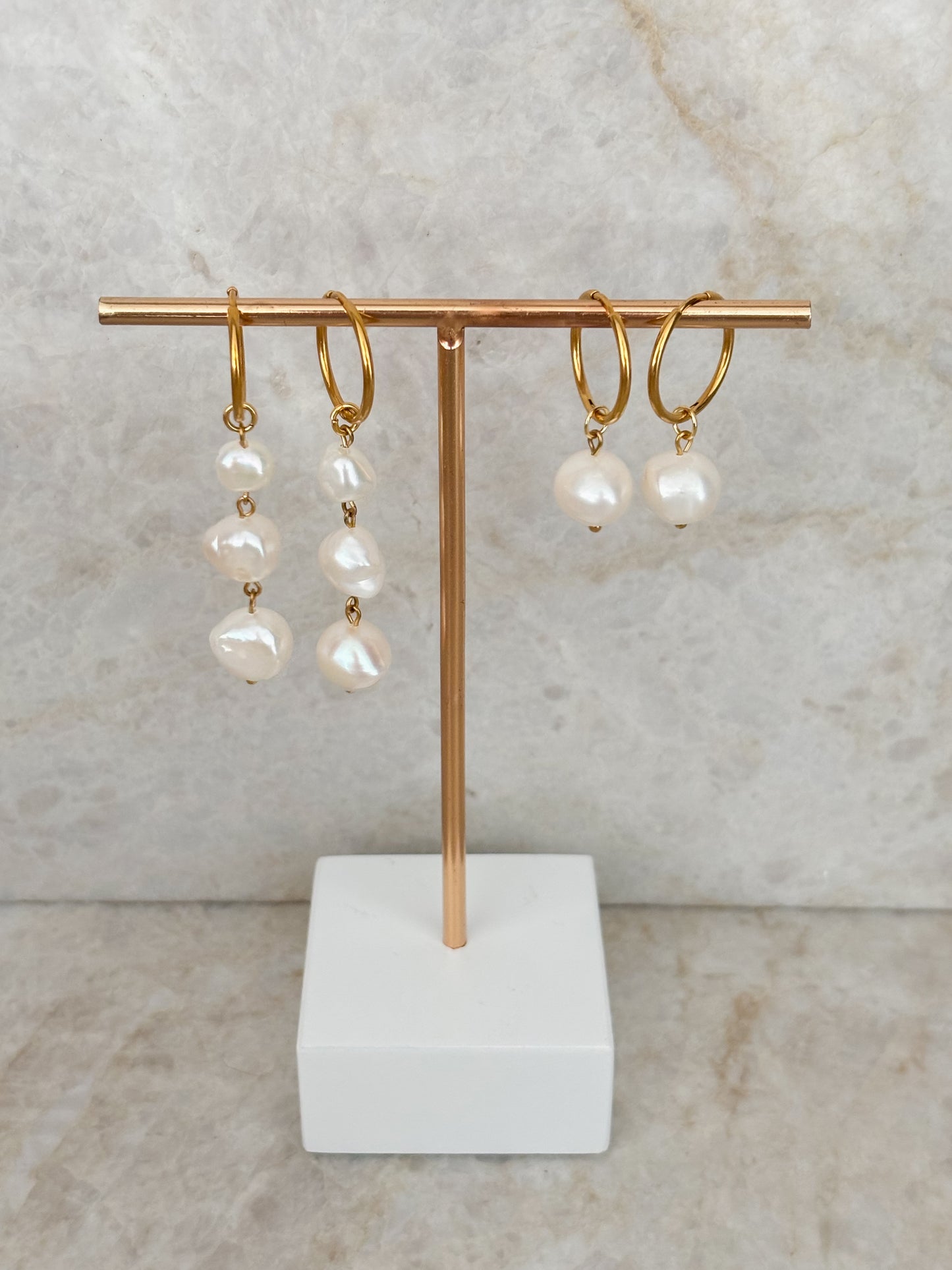 Hoop pearl earrings