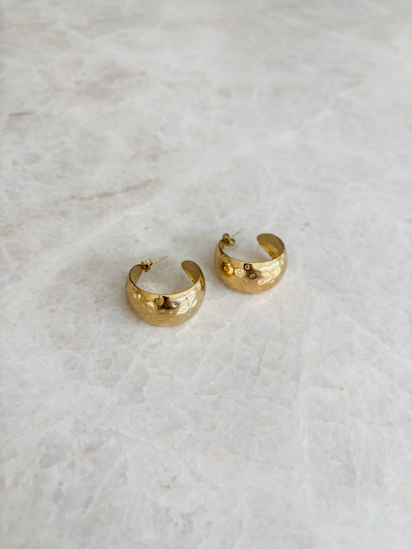 Coralie hoops