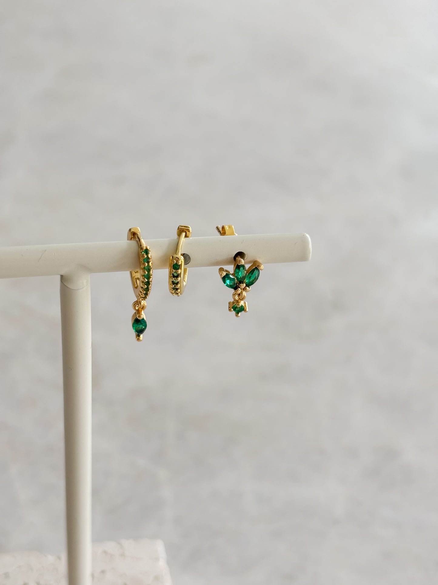 Charm stud - green