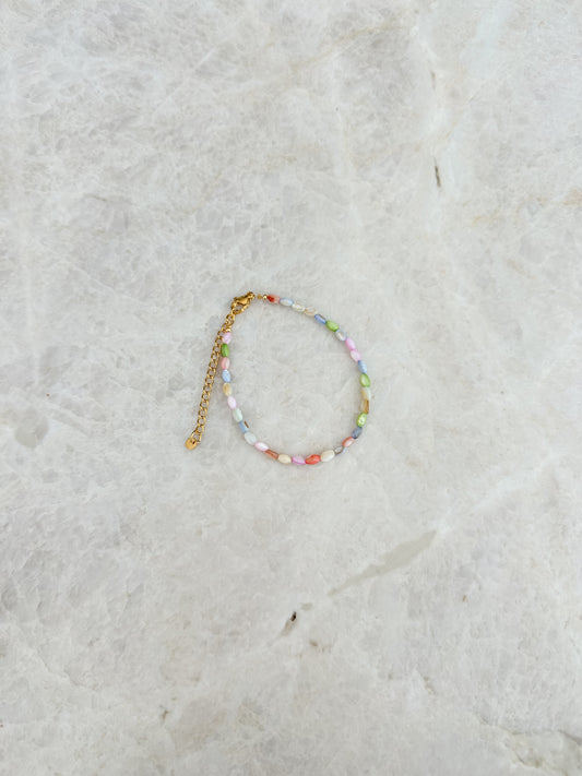 Oval shell bracelet - pastel