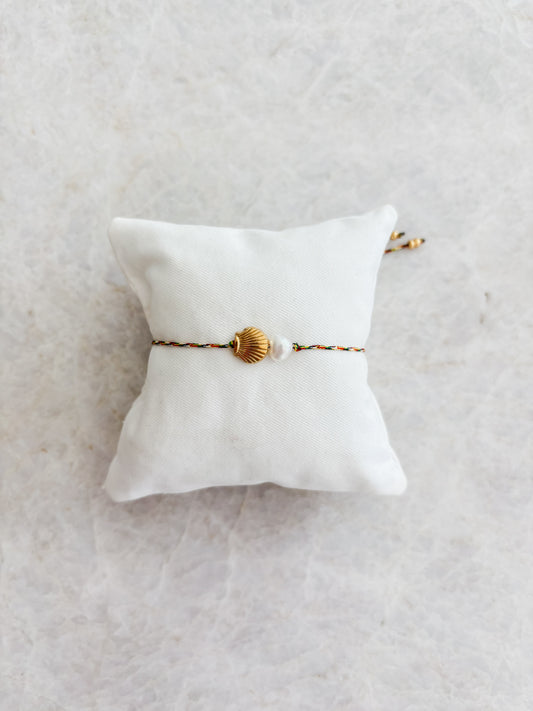 Shell pearl bracelet