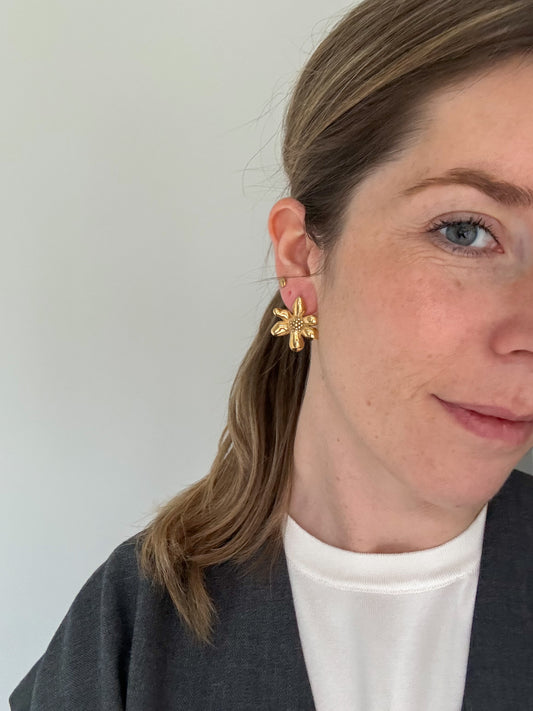 Flower studs