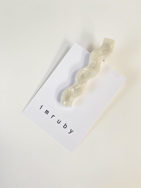 Wave clip - white