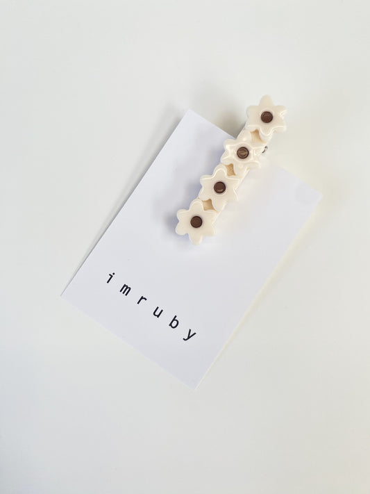 Flower clip - white